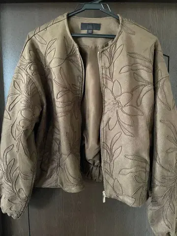 ZARA 꽃무늬 자수 봄버 자켓