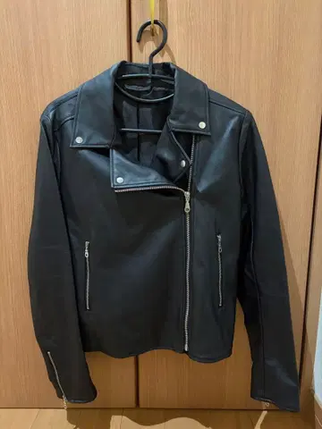 [미사용 새상품] GU 인조 가죽 바이커 블루종 점퍼 블랙 M 사이즈