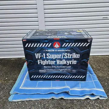 VF-1 Super/Strike Fighter Valkyrie 1/20
