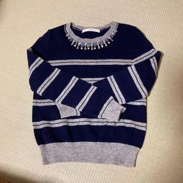 비쥬 포함 네이비 그레이 긴팔 스웨터