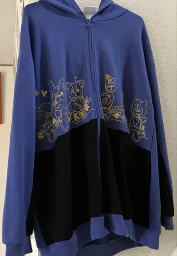 캐릭터 애정 인형 패턴 바이컬러 쭈리 후드티 (퍼플)