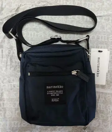 미사용 새상품 마리메꼬 숄더백 CASH & CARRY 네이비