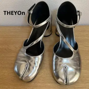 새상품급 자이온 THEYOn 타비 펌프스 실버 앵클 스트랩