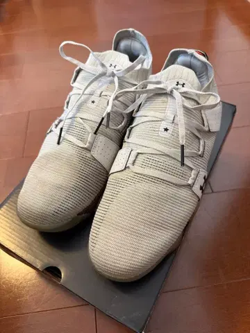 언더아머 골프화 화이트