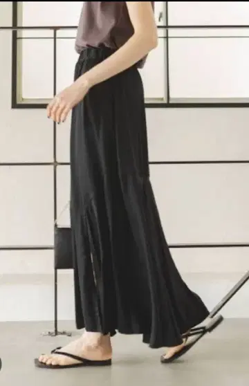 NOBLE / 노블 큐프라 새틴 개더 슬릿 스커트