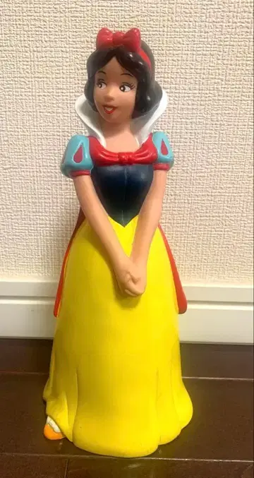 백설공주 입상 피규어 저금통