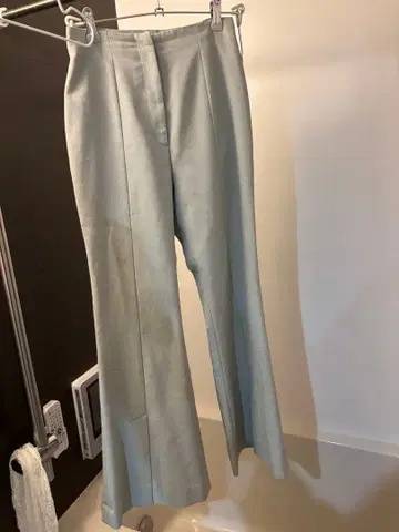 rosarymoon 플레어 팬츠 라이트 블루 백 포켓 부착