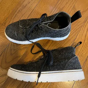 Dr. Martens 스웨이드 천연 가죽 하이컷 스니커즈