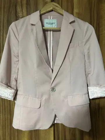 [ WILD PARTY ] 핑크 테일러드 자켓