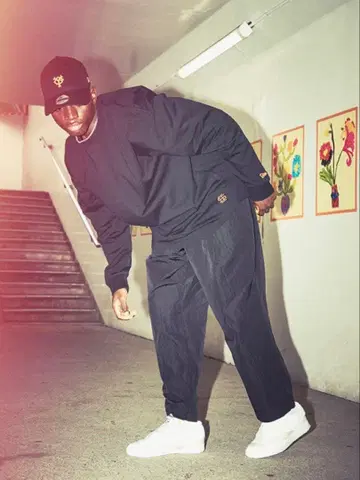 SEESEE 자이언츠 NEW ERA 콜라보 롱 T 뉴에라 블랙 L