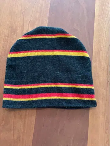 최종 가격 인하 페이머스 스트라이프 비니 니트 모자