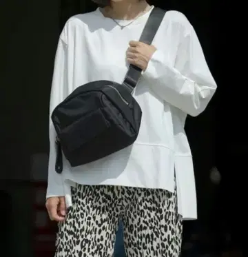 새상품급 블랙 숄더백