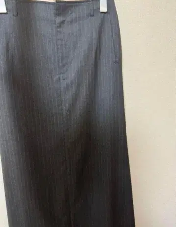 AP STUDIO 그레이 스트라이프 타이트 스커트