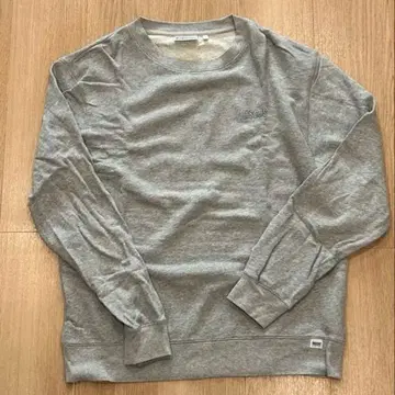 디스커스 애슬레틱 맨투맨