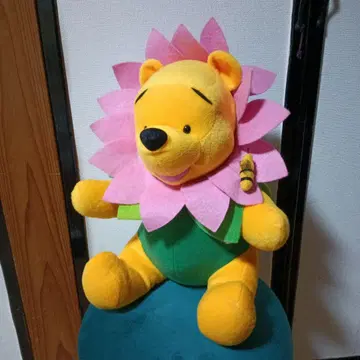 푸우 꽃 봉제 인형