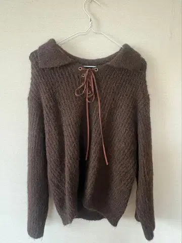 리본 니트 브라운 니트