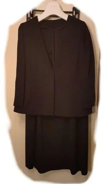 레리안 13호 블랙 정장 세트 (자켓, 스커트)