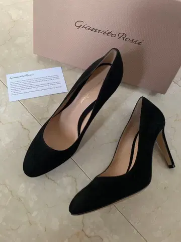 미사용 새상품 Gianvito Rossi 잔비토 로시 스테디셀러 펌프스