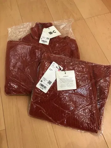 유니클로 유니클로시 셋업 콜라보 프리미엄 라무 니트 스커트