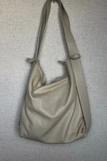 새상품급 베이지 2w 가죽 백