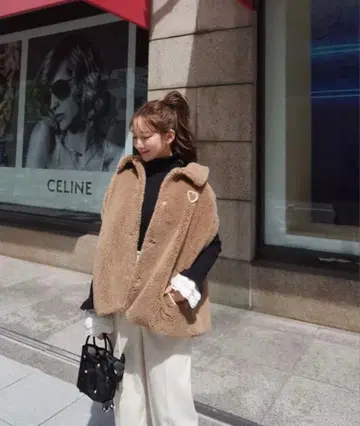 헤욘 HYEON 테드 케이프 카멜 ted cape 새상품급