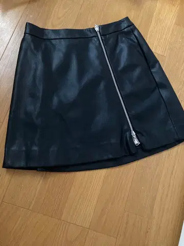 [클리닝 완료] 지퍼 랩 스커트 에코 가죽