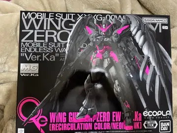 윙 건담 미조립품