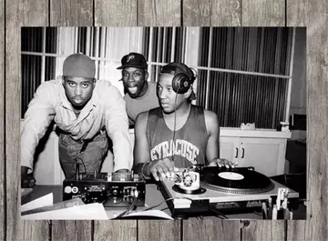 아 라이브 콜드 퀘스트 포스터 30.48cm x 45.72cm