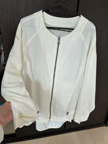 화이트 지퍼 자켓 레이스 스코틀랜드 계열