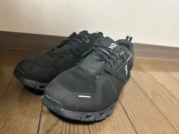 On cloud water proof 블랙스 스니커즈 방수