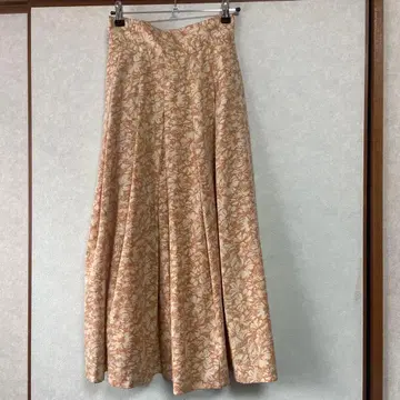꽃무늬 플레어 롱 스커트 베이지 계열