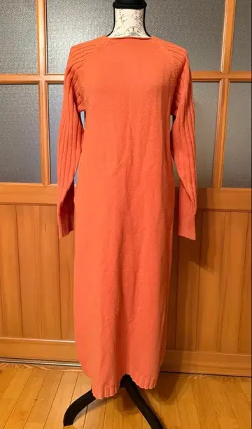 오렌지 컬러 리브 니트 롱 원피스