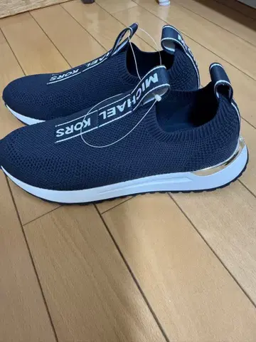 MICHAEL KORS 네이비 슬립온