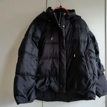 블랙 다운 자켓 후드 부착