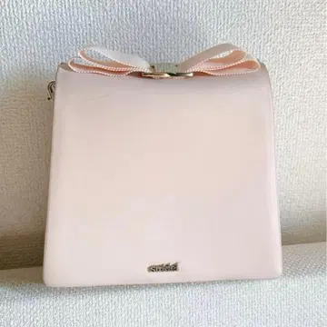 스나이델 리본 포함 핑크 숄더백
