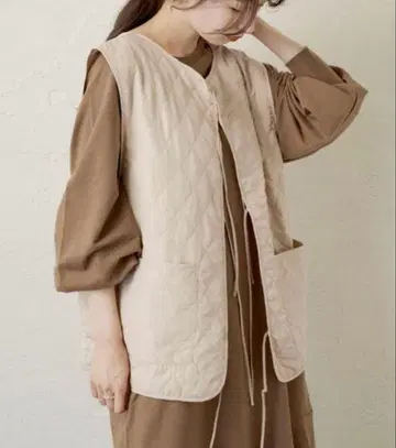 미사용 새상품 택 포함 퀼팅 베스트 카스타네 Kastane 베이지