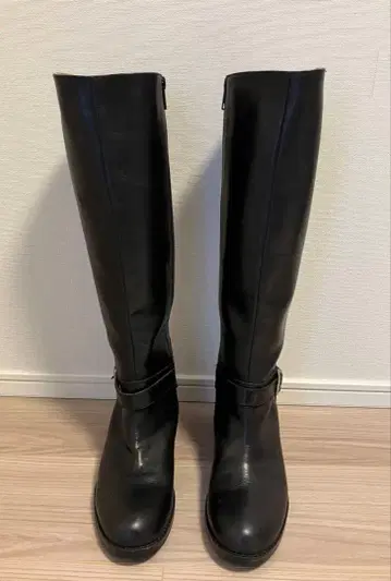 블랙 롱 부츠 마가렛호웰