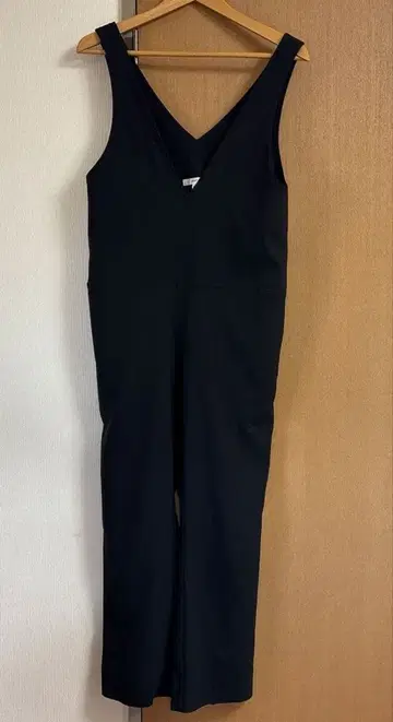 yori 블랙 V넥 올인원 34