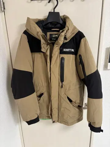 Schott 샷 다운 자켓 베이지 x 블랙