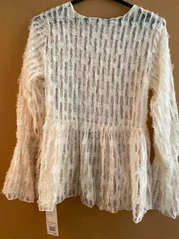 새상품 테치치 프린지튤 레이어드 상의