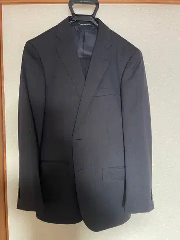 그린 레이블 릴랙싱 비즈니스 정장 다크 그레이