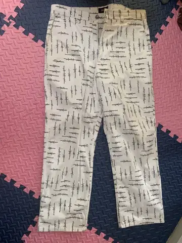 32 하프 HUF 유자철선 화이트 팬츠