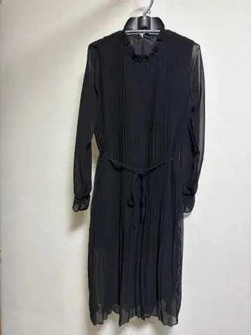 미사용 새상품 롱 원피스 (플리츠) 사이즈 M 블랙