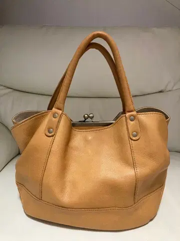 kanmi 가마구치 토트백 카멜 가죽