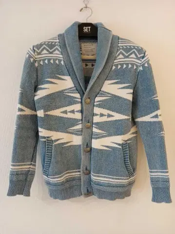 BAYFLOW 베이플로우 네이티브 무늬 콩초 버튼 면 니트 3