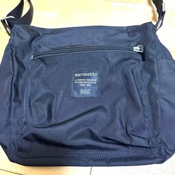 marimekko 블랙 숄더백 사선 가케