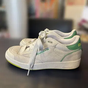 리복 클럽 C 벌크 스웨이드 스니커즈 used 한정판 SALE