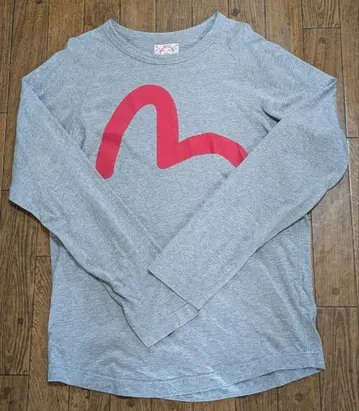 EVISU 에비수 롱 T 그레이 색상 사이즈 44 중국산