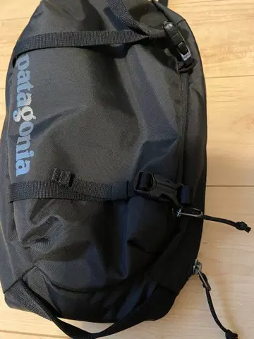 patagonia 블랙 바디백