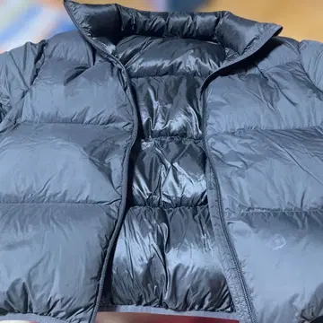 유니클로 블랙 카키 다운 자켓 L 사이즈